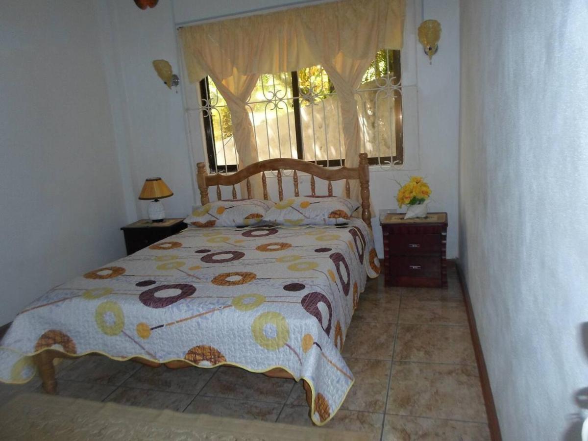 Gigi'S Self Catering Apartment Порт-Глод Экстерьер фото