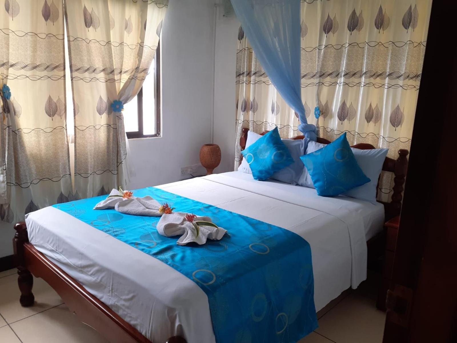 Gigi'S Self Catering Apartment Порт-Глод Экстерьер фото
